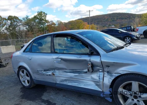 2002 Audi A4 1.8T из США, поврежденный, VIN WAULC68E32A268154